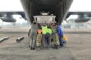 TNI bersama BMKG dan tim gabungan terus memfokuskan pengerahan Alutsista udara serta armada pesawat sipil dalam Operasi Modifikasi Cuaca