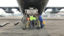 TNI bersama BMKG dan tim gabungan terus memfokuskan pengerahan Alutsista udara serta armada pesawat sipil dalam Operasi Modifikasi Cuaca