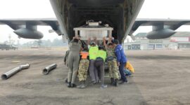 TNI bersama BMKG dan tim gabungan terus memfokuskan pengerahan Alutsista udara serta armada pesawat sipil dalam Operasi Modifikasi Cuaca