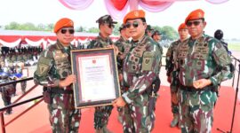 Panglima TNI Jenderal TNI Agus Subiyanto diangkat menjadi Warga Kehormatan Korps Pasukan Gerak Cepat (Korpasgat) TNI AU