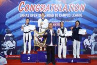 Ketua Umum Pengurus Besar Taekwondo Indonesia (PBTI) Jenderal TNI Richard Tampubolon, S.H., M.M. menyaksikan pertandingan kejuaraan Liga Mahasiswa Taekwondo
