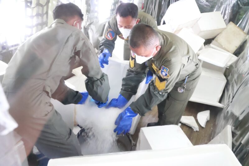 Tentara Nasional Indonesia (TNI) kembali melaksanakan Operasi Modifikasi Cuaca (OMC) dengan menyemai 9,2 ton garam (natrium klorida/NaCl) dan 1,6 ton dry ice