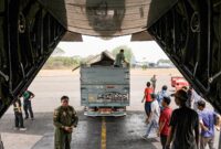 TNI terus mengintensifkan pengiriman pasokan logistik Operasi Modifikasi Cuaca (OMC) dari Posko Penerbangan Lanud Halim Perdanakusuma, Jakarta