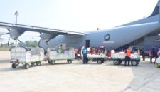 Tentara Nasional Indonesia (TNI) yang tergabung dalam Satuan tugas (Satgas) Operasi Modifikasi Cuaca (OMC) tanpa kenal lelah terus melanjutkan penyemaian